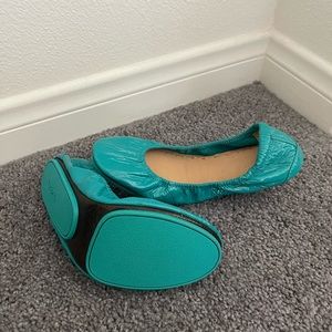 Tieks Blue Patent like new flats! Size 8!